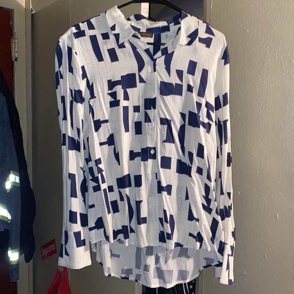 Button up - Picture 2 of 3